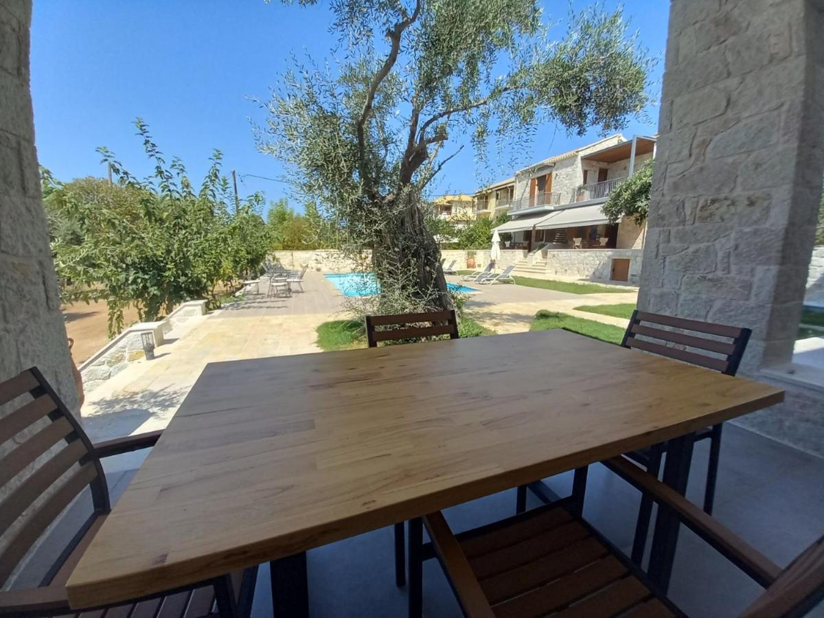 Zefiros Luxury Apartments Syvota Exterior photo